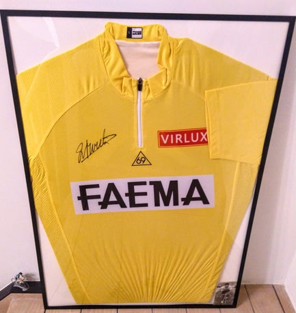 EDDY MERCKX SIGNEERT ONZE FAEMA GELE TRUI